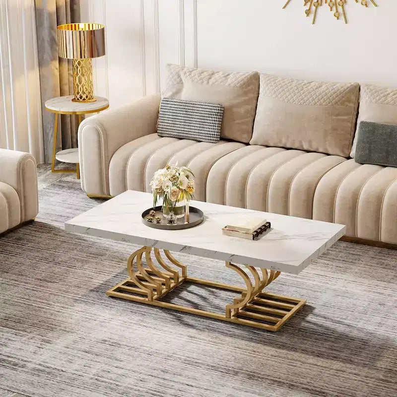 Table basse moderne avec cadre géométrique