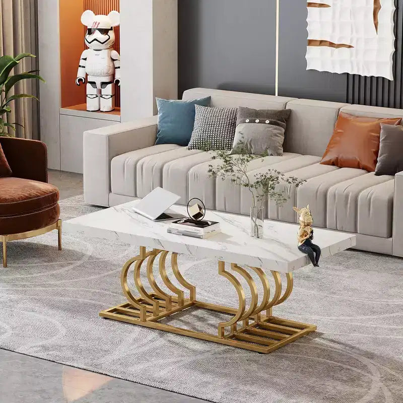 Table basse moderne avec cadre géométrique