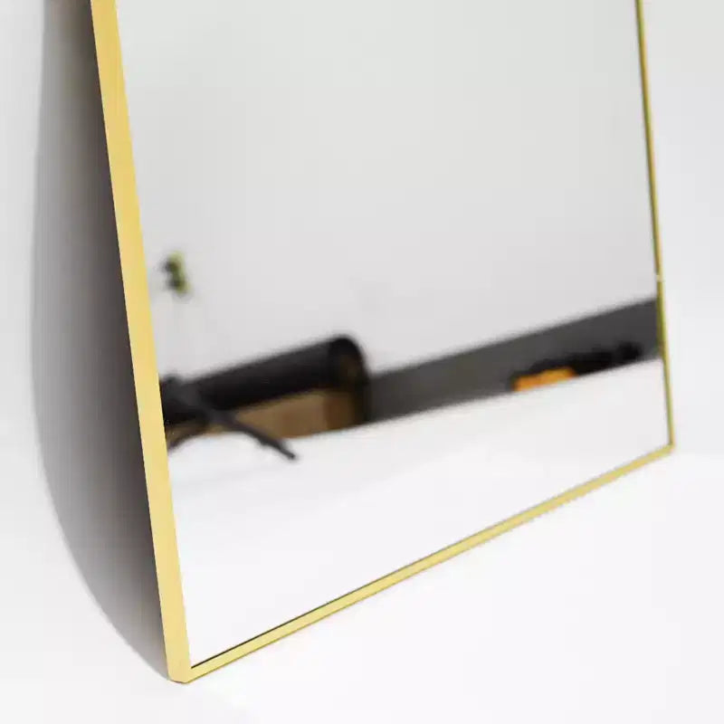 Miroir arqué pleine longueur sur pied