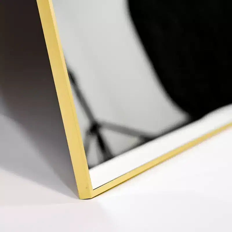 Miroir arqué pleine longueur sur pied